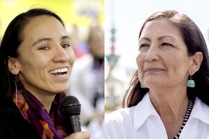 Sharice Davids y Deb Haaland