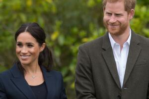meghan-markle-colar-0221-1400x800.jpg