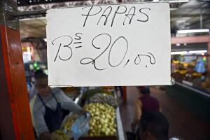 Según estimaciones privadas, la falta de productos y alimentos ronda 80%. Y cuando los consiguen, probablemente no puedan pagarlos. 