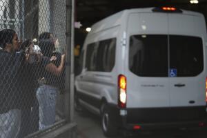 Detienen a 42 mexicanos en redadas de ICE en Los Ángeles: cuatro ya fueron deportados