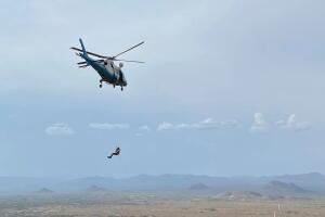 Rescatan a mujer que cayó desde 40 pies de alto en sendero Tom's Thumb
