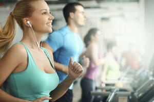 5 formas MUITO eficientes de queimar ainda mais calorias na esteira