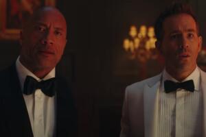 red notice the rock ryan reynolds.jpg