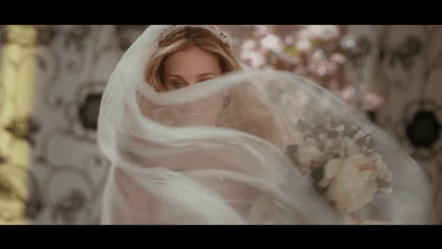gif_vestido_de_novia_carrie_bradshaw.gif