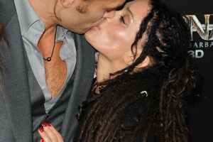 jason-momoa-lisa-beijo-0219-1400x2084.jpg