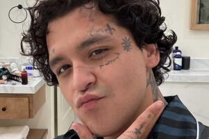 Christian Nodal mostró cómo luce ahora, sin bigote ni barba.