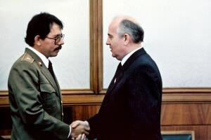 Biografía en fotos Daniel Ortega