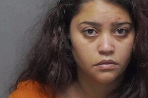  Bexar County accidente, Brittany Winston arrestada, niños heridos Texas, choque un vehículo