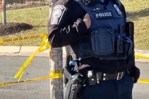 Woodbridge policía sospechoso armado