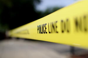 Una madre y su novio son acusados de la muerte de un niño y el abandono de tres menores en Houston