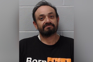 Jerry Hernández sospechoso cargos autobús escolar Texas