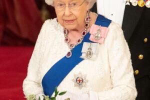 Reina Isabell Tiara Burmese