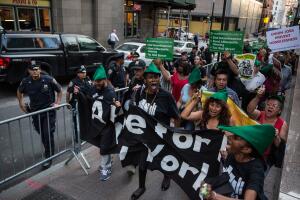 Desamparados marchan hasta City Hall