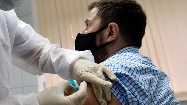 WellMed reabrirá su línea para citas relacionadas a la vacunación contra el coronavirus una vez obtenga 9,000 de moderna 