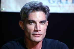 niñas-mal-víctor-gonzález-actor-.png