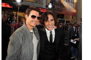 Diego Boneta y Tom Cruise.jpg