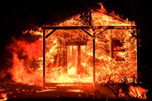 US-WILDFIRES-CALIFORNIA