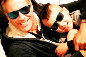 Fernando Carrillo con su hijo