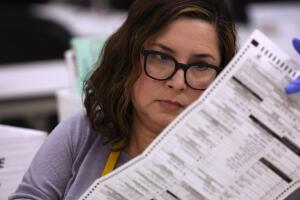 Día elecciones medio término en Arizona.