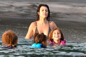 Kourtney Kardashian y su ex Scott Disick se van de vacaciones con sus hijos a Costa Rica