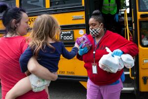 ESCUELAS Y ALIMENTOS.jpg