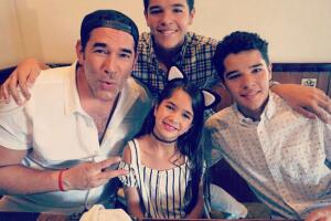 Eduardo Santamarina y sus hijos