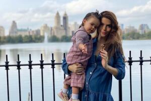 claudia alvarez y su hija.jpg