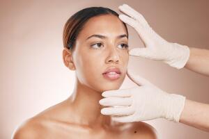 Joven rinoplastia