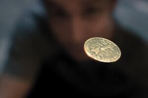 Moneda en el aire