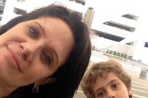 Erika Buenfil y su hijo Nicolás
