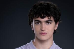 Sebastián, de Contrato de Corazones, Tú y Yo