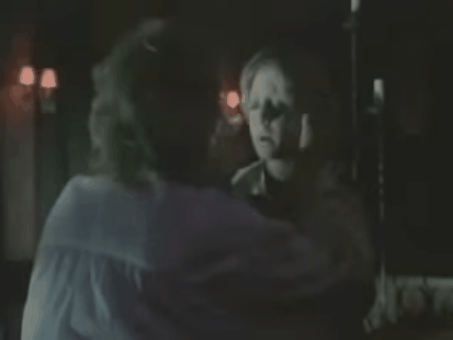 gif-de-la-pelicula-necronomicon.gif
