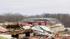 Clima extremo nunca antes visto en décadas amenaza con mortales inundaciones y tornados