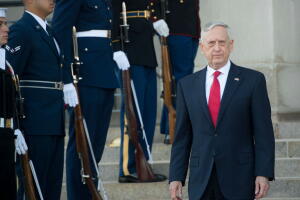 El presidente Trump no esperó por una evaluación que le había pedido a su secretario de Defensa y decidió prohibir, vía Twitter, a los transgénero en las fuerzas armadas.
