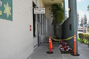 Joven hispana suicida estación Sheriff City of Industry forense