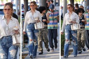 JLo disfrutó de un helado con sus hijos 'Max' y Emme en Los Ángeles.