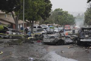 Accidente aéreo en San Diego: Avioneta se estrella en vecindario de Tierrasanta dejando varios muertos