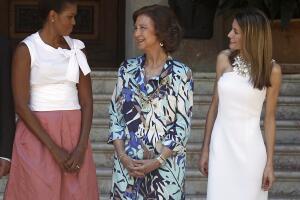 Spain's Spain's Queen Sofia (C) and Spai