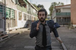 santo-serie-netflix-foto.jpg