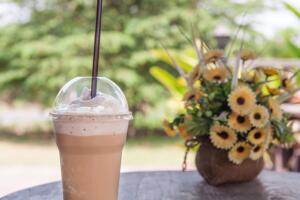 Aprenda a fazer smoothie com café