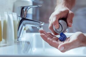 crema-para-afeitar-lavabo-manos.jpg