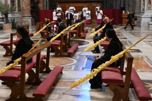 VATICAN-RELIGION-POPE-HEALTH-VIRUS-PALM-SUNDAY-MASS