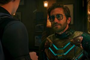 mysterio jake gyllenhaal.jpg
