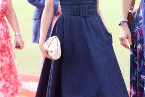 meghan-markle-vestido-de-jean-1005572972.jpg