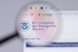 USCIS solicitudes asilo