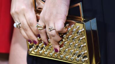 Bolsos y carteras para cada ocasión día y noche | Estilo de Moda | Univision