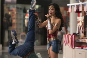 Wonder Woman 1984 oficial.jpg