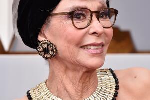 Rita Moreno fue a la 90 edición de los Oscar con el mismo vestido que lució en 1962 para recoger su estatuilla de mejor actriz secundaria por 'West Side Story'.