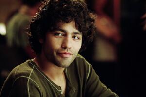 Adrian Grenier Nate Cooper El diablo viste a la moda Grosby.jpg