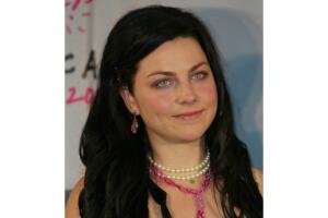 Amy Lee vocalista de Evanescence 2003 Grosby.jpg